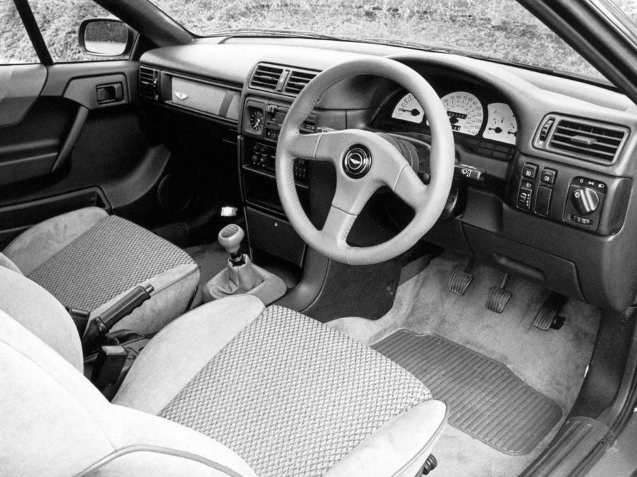  Vauxhall Calibra Tickford 1992 года  (фото 2 из 2)
